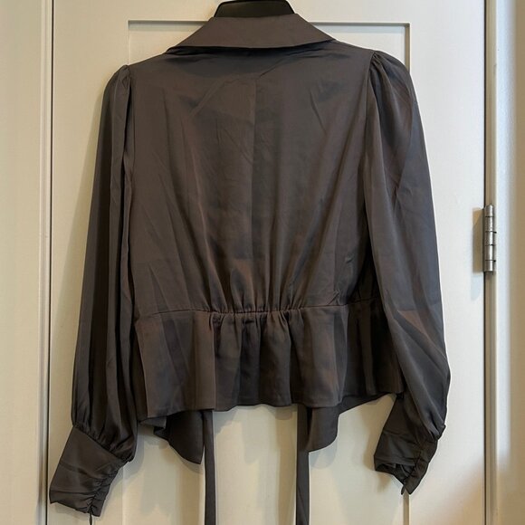 *NEW* White House Black Market Wrap Blouse - size 4P - Picture 5 of 7